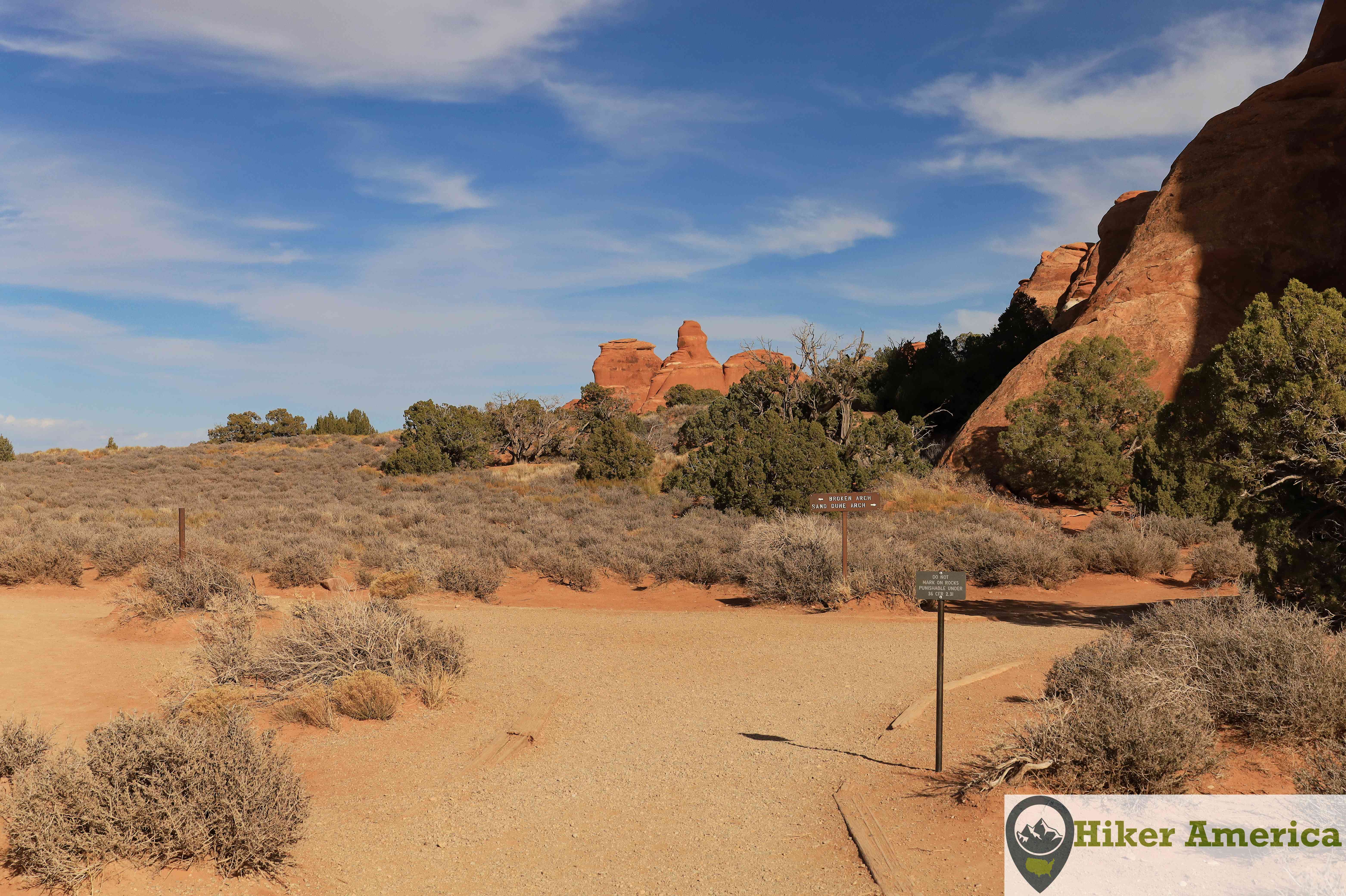 Junction with the trail to Sand Dune Arch.
